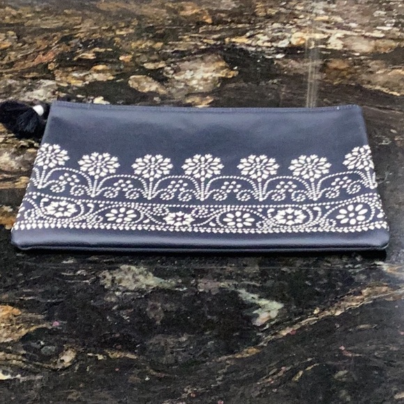 Madewell Handbags - Madewell Coated Canvas Pouch Clutch Floral Zip Top Tassel